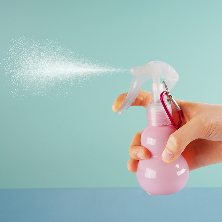 Pequeña botella portátil al por mayor del espray de perfume del viaje 60ml con llavero